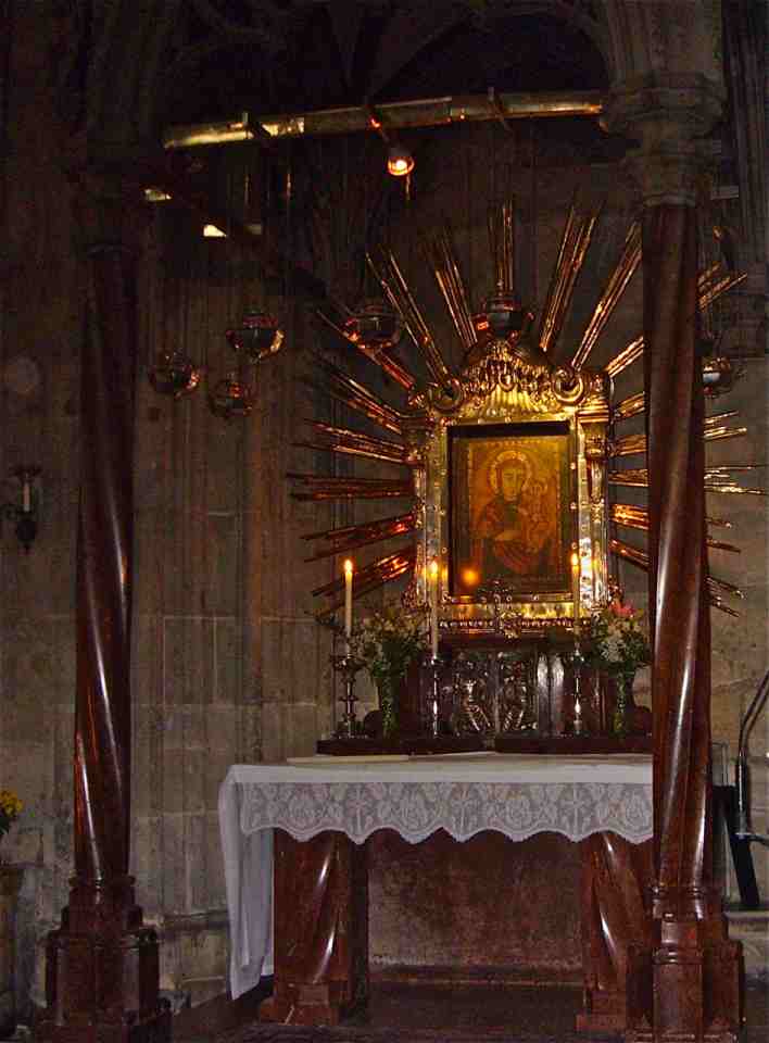 Пёчская икона Богородицы в соборе св.Стефана.jpg