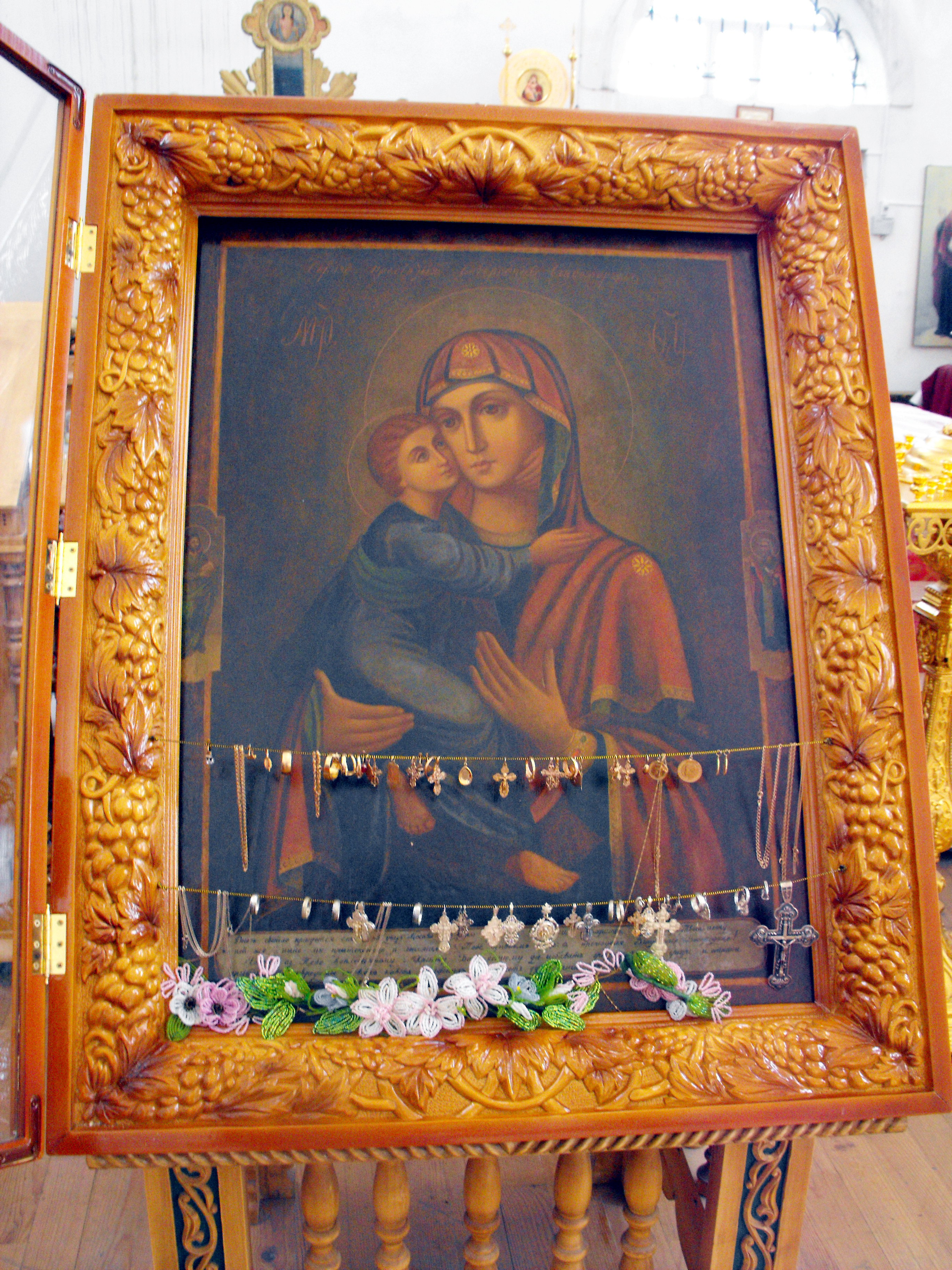 Владимирская Вьясская (или список с нее?), ныне хранится в Бол.Вьясском монастыре